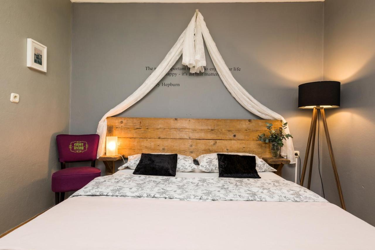 Alaburic Rooms & Apartment 말리로시니 외부 사진