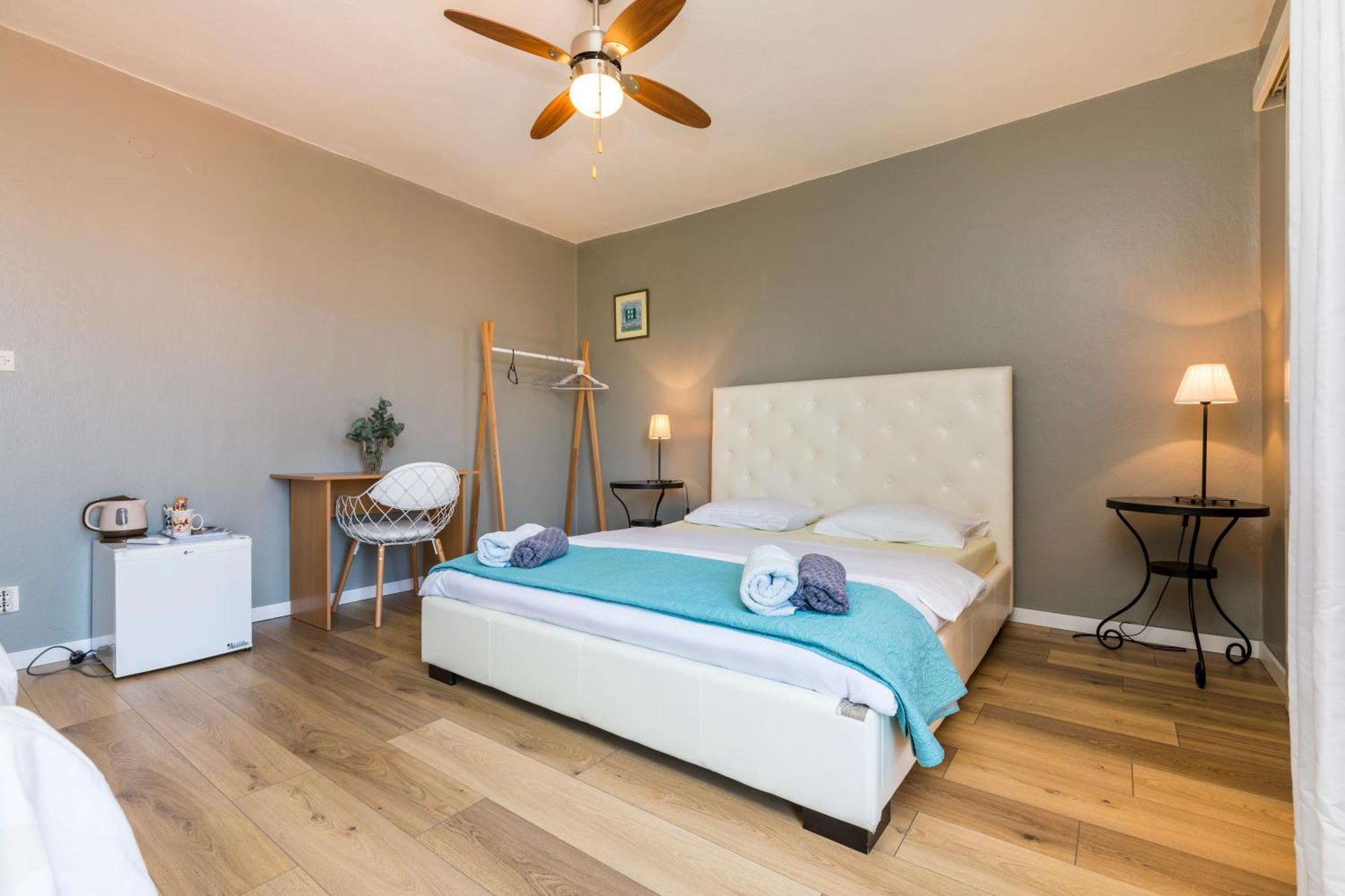 Alaburic Rooms & Apartment 말리로시니 외부 사진